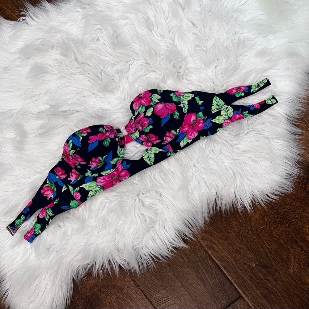 Hollister push up swim top - Picture 5 of 7